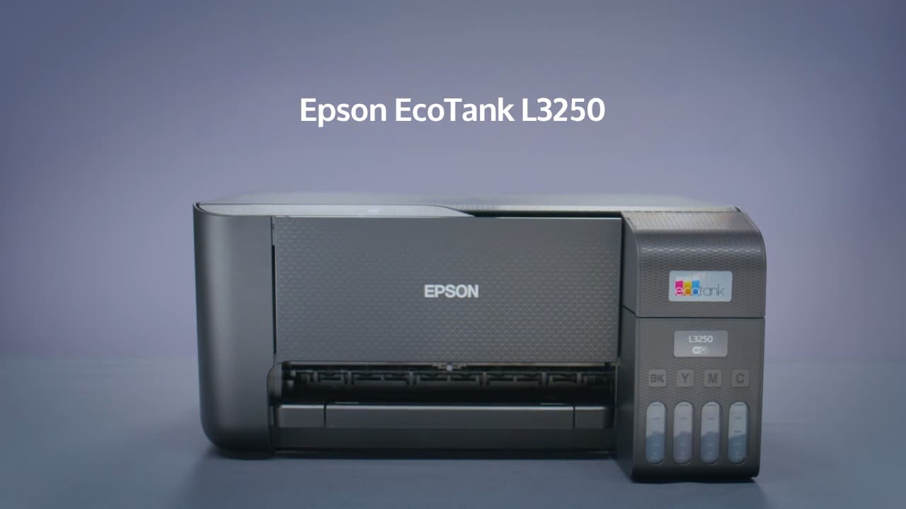 Impressora multifuncional Epson EcoTank L3250 sobre mesa de escritório